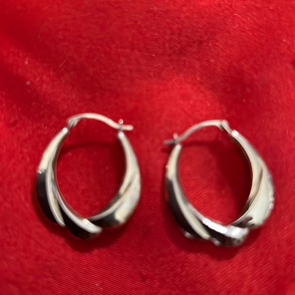 10 karat gold, hoops 100% guarantee real..! - Picture 3 of 5